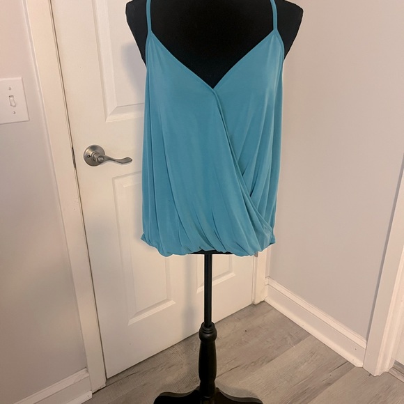 Summer top - Picture 2 of 3